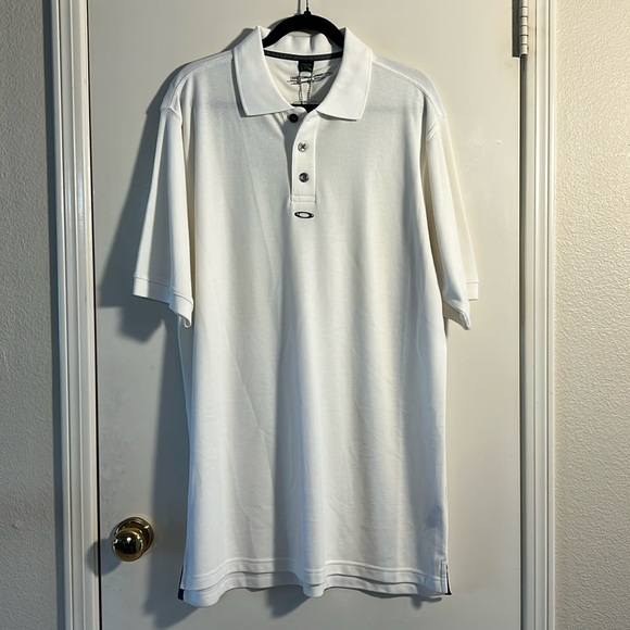Oakley Men’s Golf Shirt With Divot Fixer NWT - Picture 1 of 10